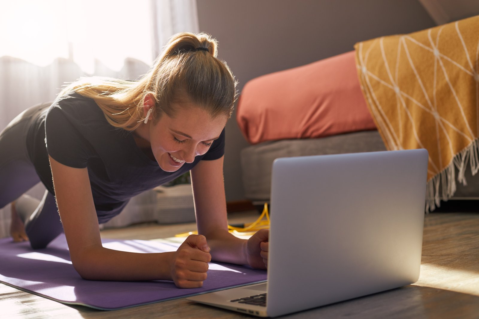 Cómo configurar clases de yoga virtuales con Zoom y Mindbody.